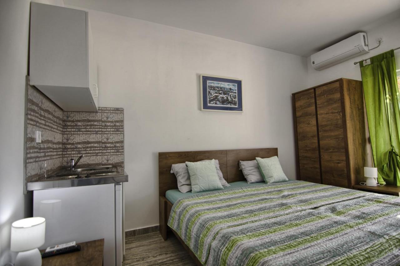 Rooms Dragica Pakostane Exterior photo